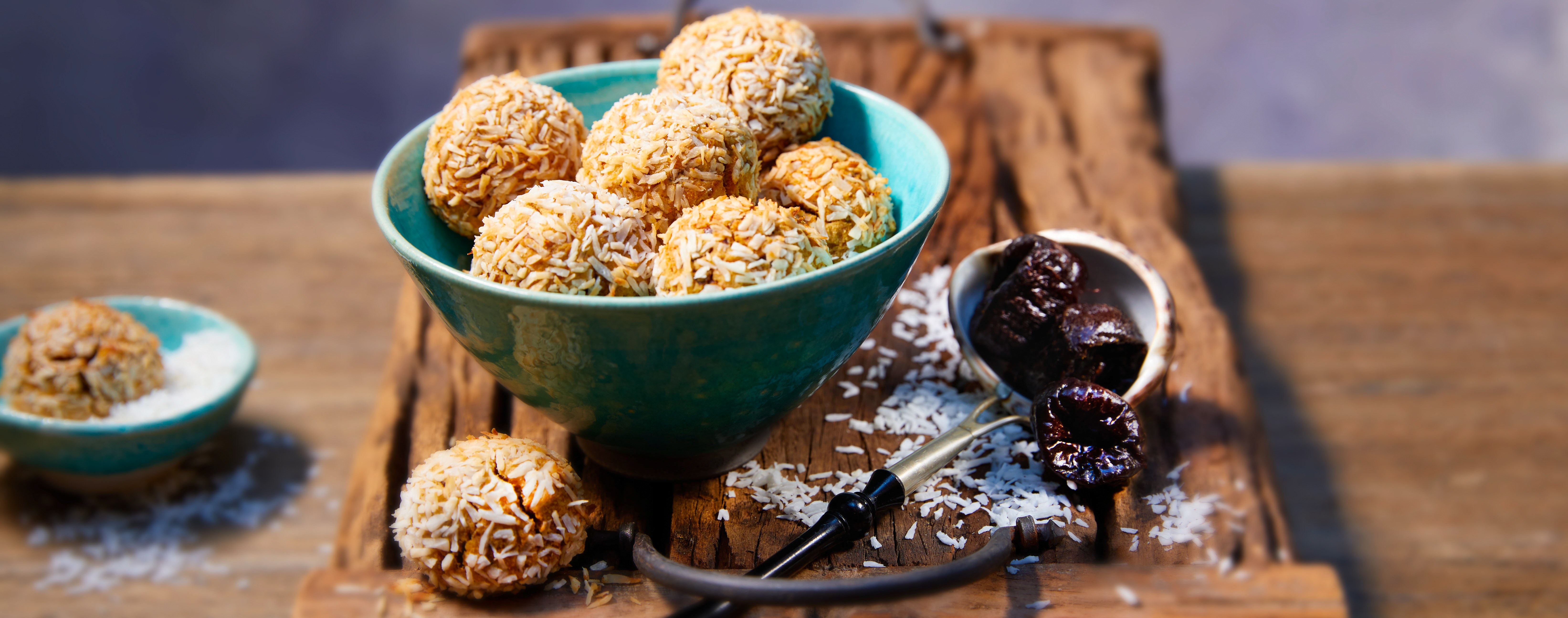 These lightly baked energy balls are perfect for a quick pick-me-up when on the go.  They’re the ideal healthy snack or sweet treat