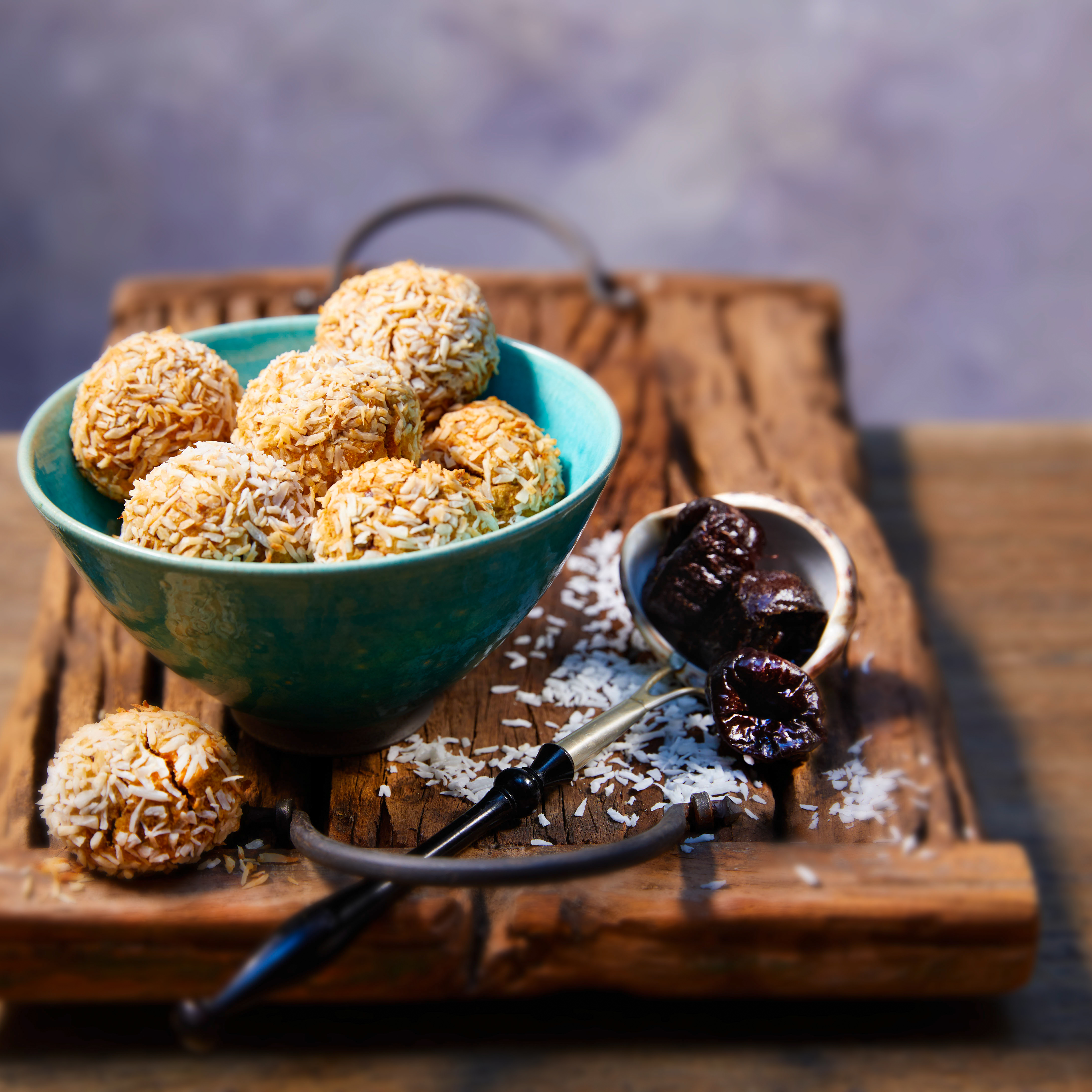 These lightly baked energy balls are perfect for a quick pick-me-up when on the go.  They’re the ideal healthy snack or sweet treat