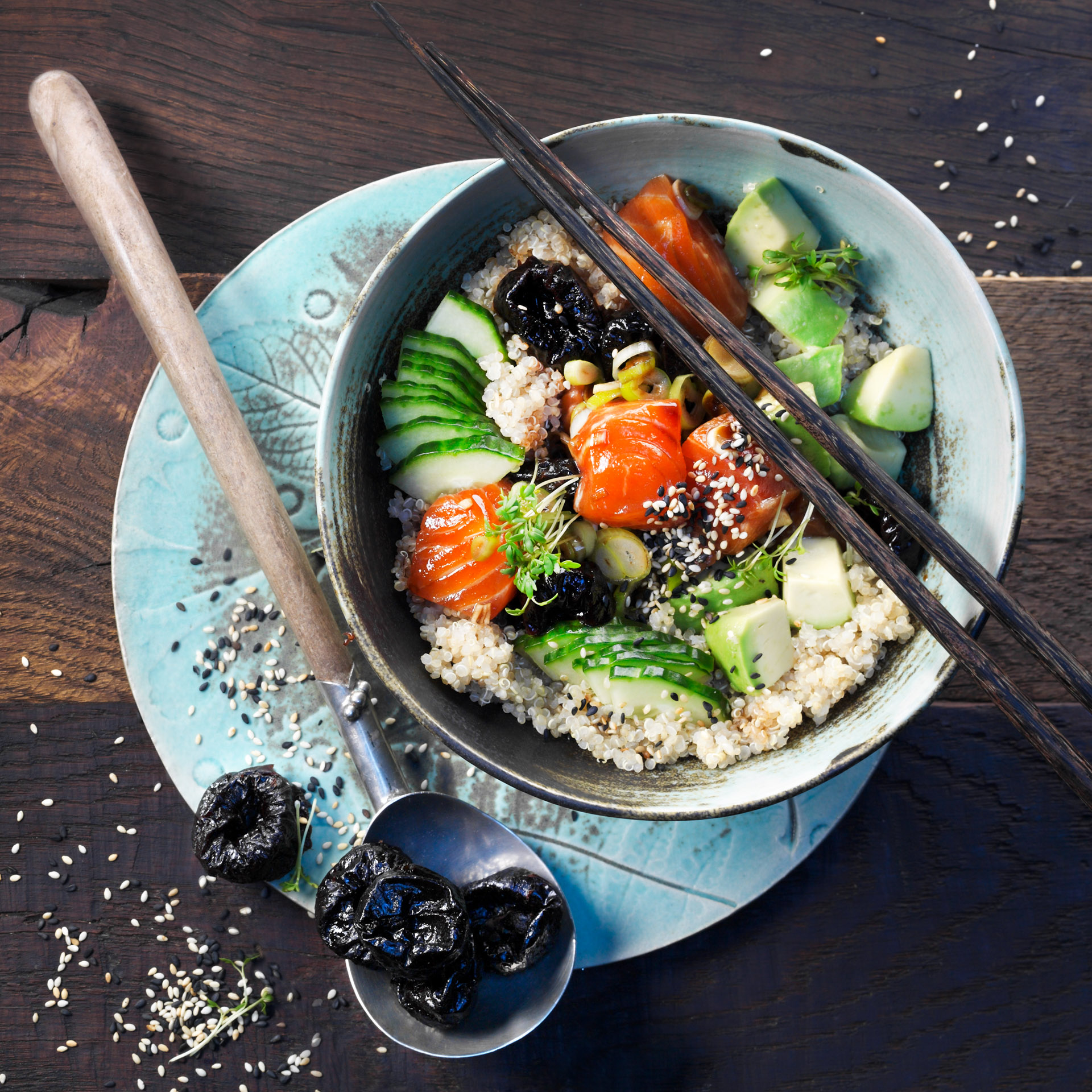 When mixed with soy sauce, prunes lend complimentary sweetness in place of sugar. In this poke bowl, the flavors of soy sauce and sesame come to life with bits of sweet prunes and peppery greens