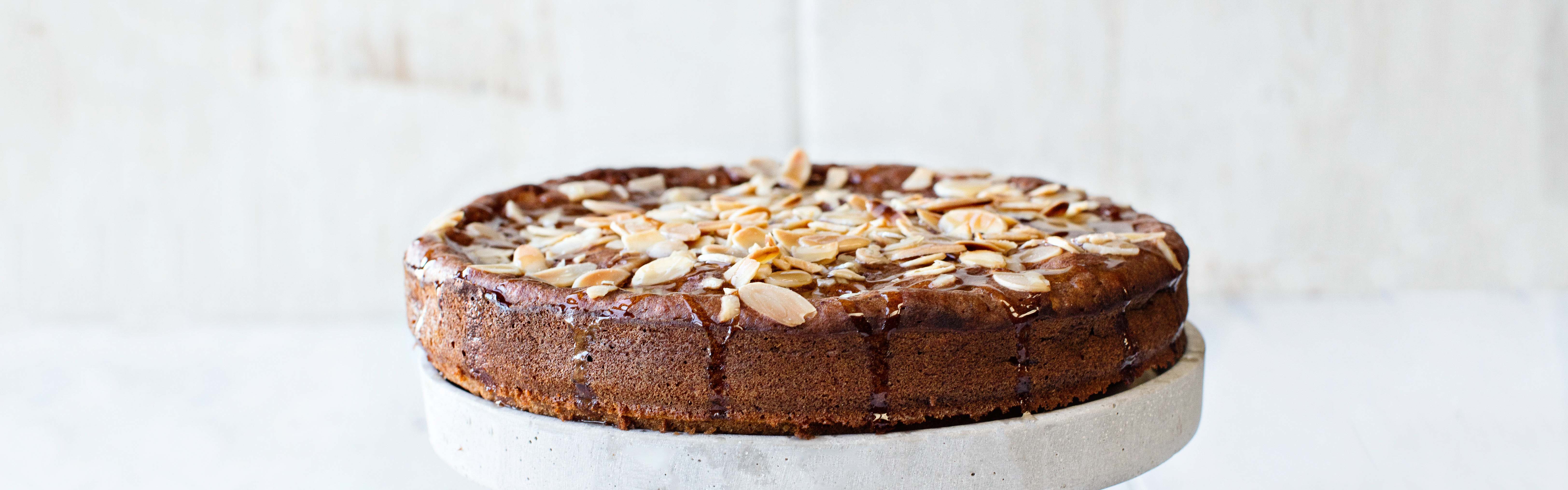Almond cake made healthier with prunes